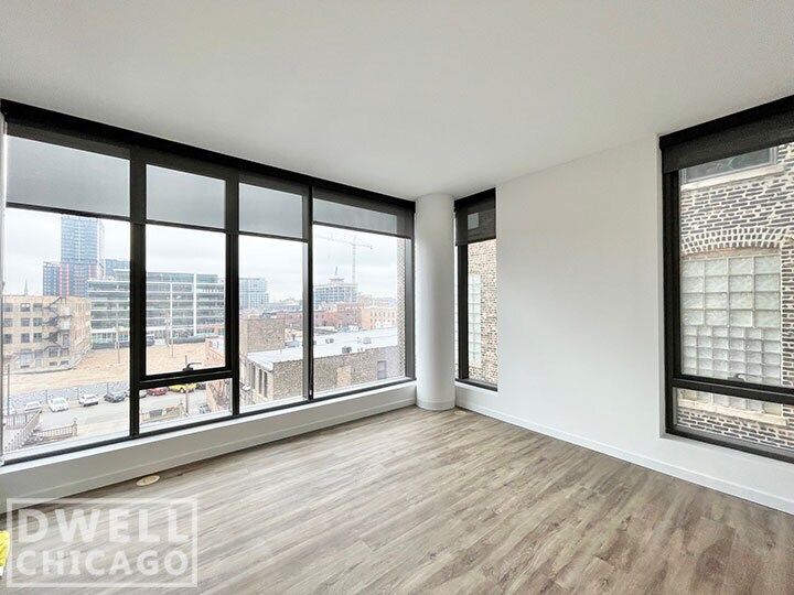 Foto principal - 1111 W Lake St