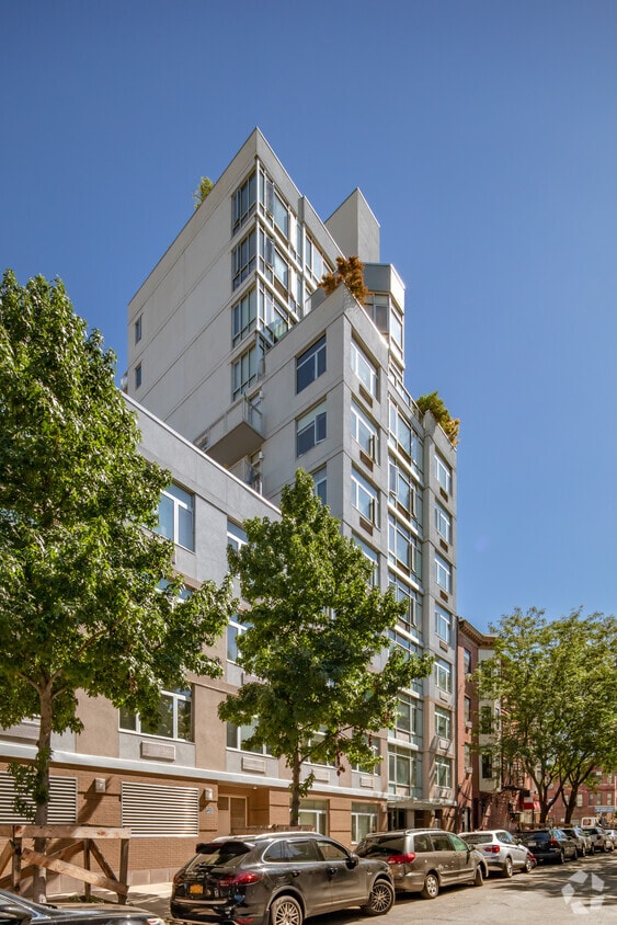 The Argyle Park Slope Rentals in Brooklyn at 251 7th St Brooklyn, NY