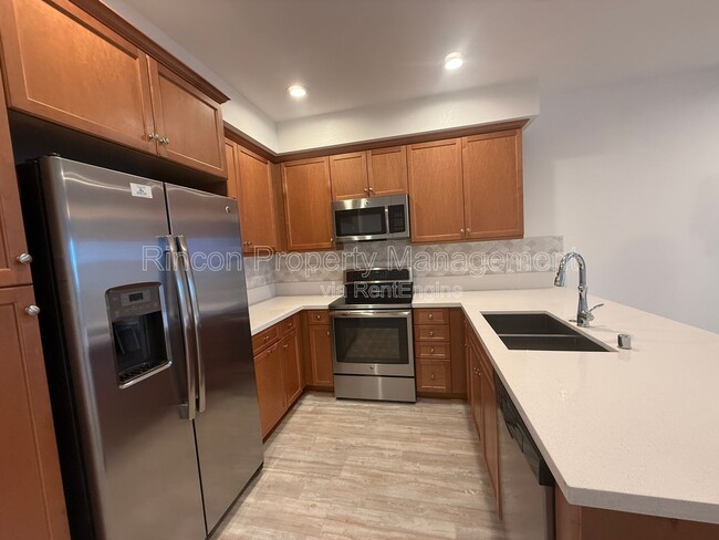 Foto del edificio - 43 Jensen Ct