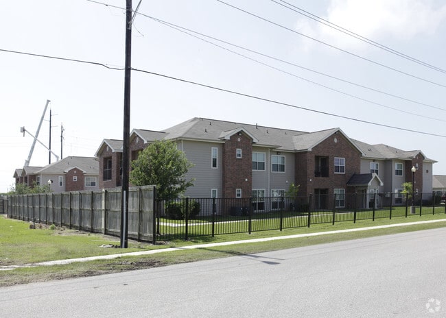 Building Photo - Freeport Oaks Apartments