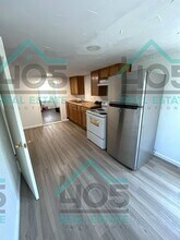Building Photo - 2125 SW 26th St