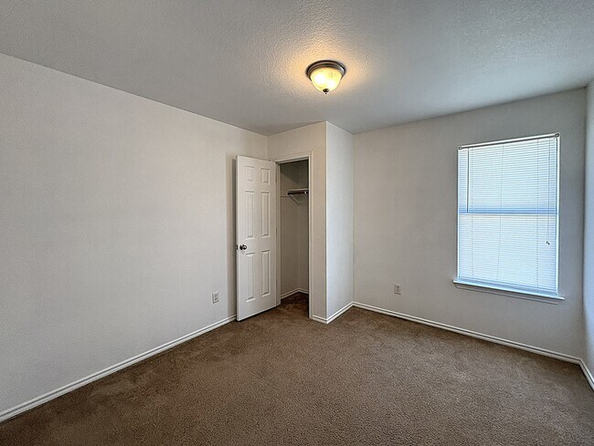 Foto del edificio - 2808 Ashley Dr