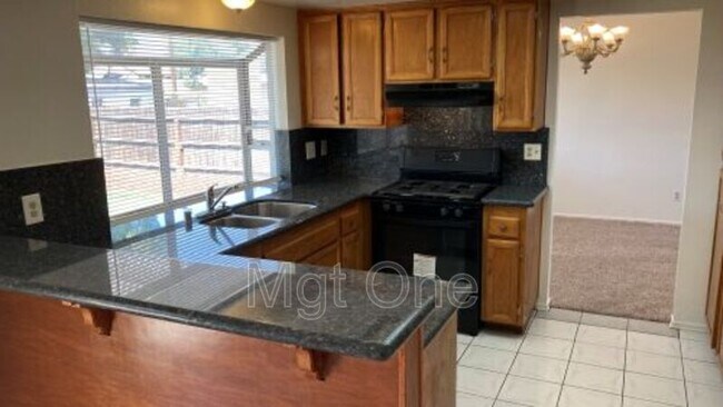 Foto del edificio - 24670 Goldston Ct
