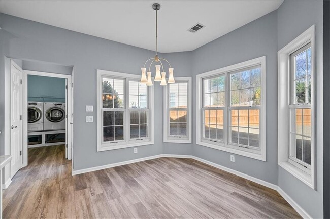Building Photo - 1100 Olde Roswell Grove