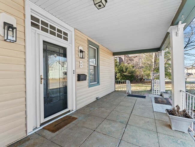 Building Photo - Newly Updated 2nd & 3rd Floor Unit for Rent – Upgraded Kitchen & Bathrooms | Beverly, NJ