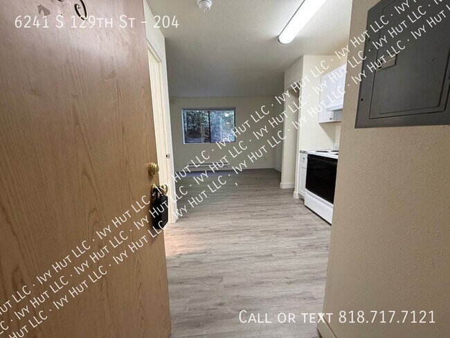Foto del edificio - 6241 S 129th St