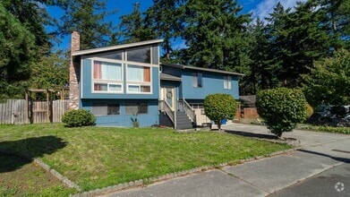 Building Photo - 564 NW 2nd Ave