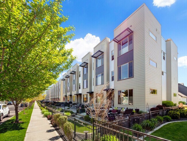 Foto del edificio - 2423 W Bridge Ave