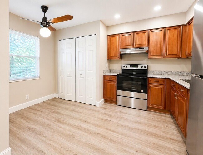 Foto del edificio - 370 NW 76th Ave