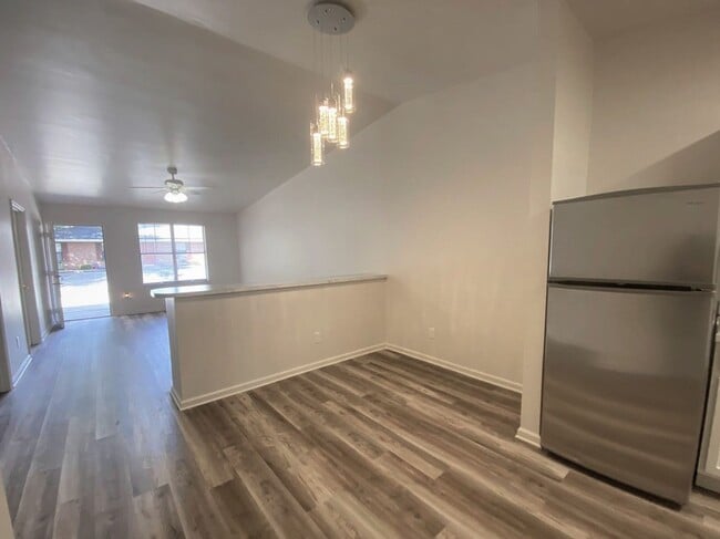 Building Photo - The Villas at Ashton Square