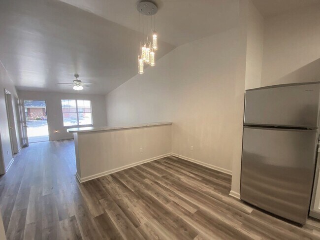 Building Photo - Villas at Ashton Square 2 Bed 2 Bath Apartment for rent!