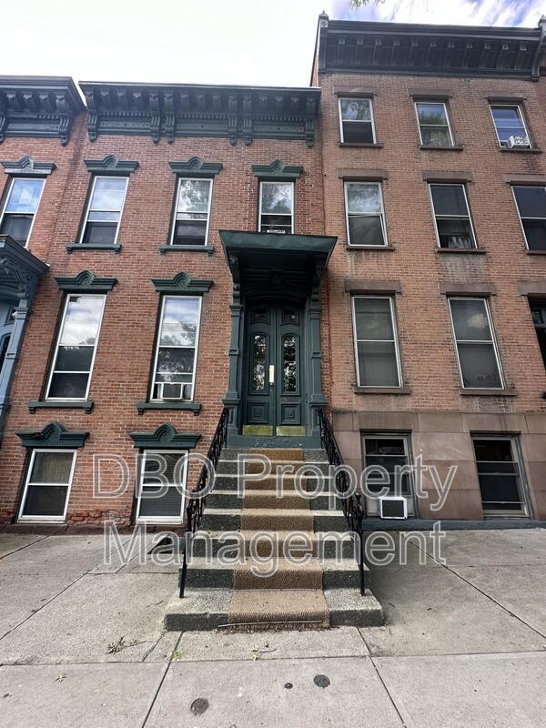 Foto del edificio - 606 Madison Ave