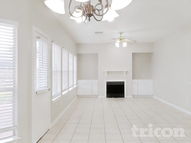 Foto del edificio - 5911 Klamath Falls Ct