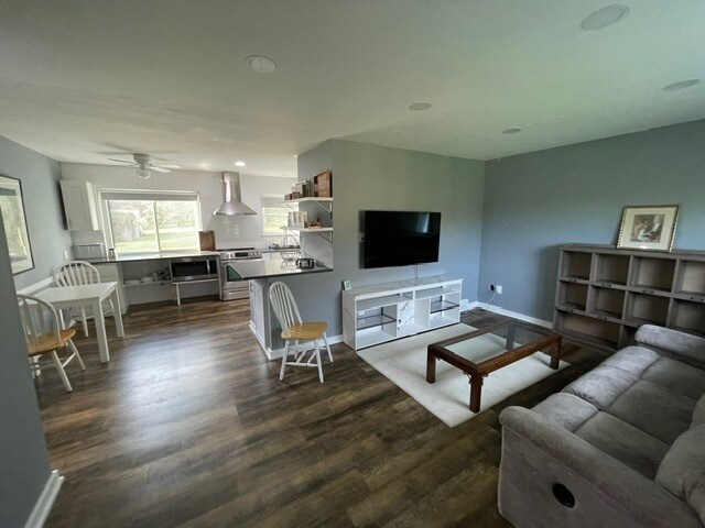 Foto del edificio - 627 Docs Ln