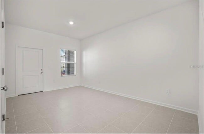 Building Photo - 2805 Skyline Lp