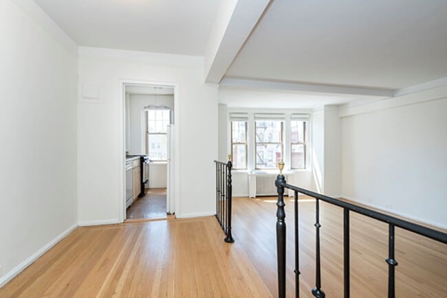 Foto del edificio - 299 W 12th St