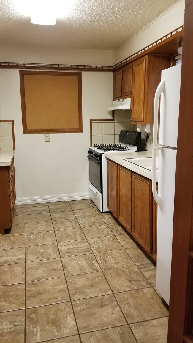 Cocina desde la sala de estar - 5313 23rd St
