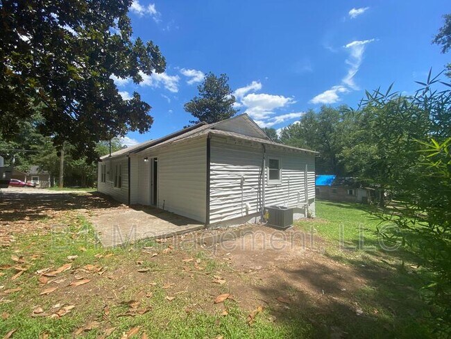 Foto del edificio - 1237 Seago Dr