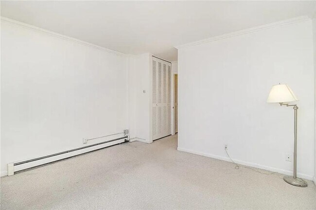 Foto del edificio - 2458 East Ave