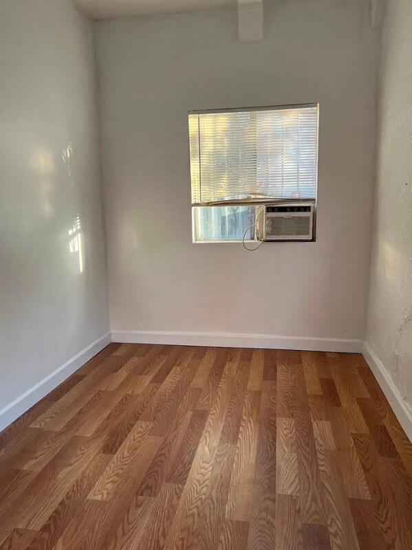 Foto del edificio - 8310 Avalon Blvd