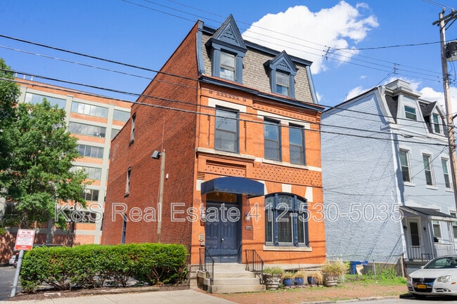 Foto del edificio - 2119 Sidney St