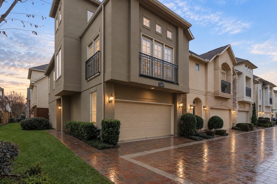 Photo - 1303 Sherwood Point Lane Unit