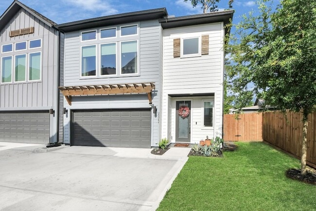 Photo - 2504 W Tidwell Rd Townhome