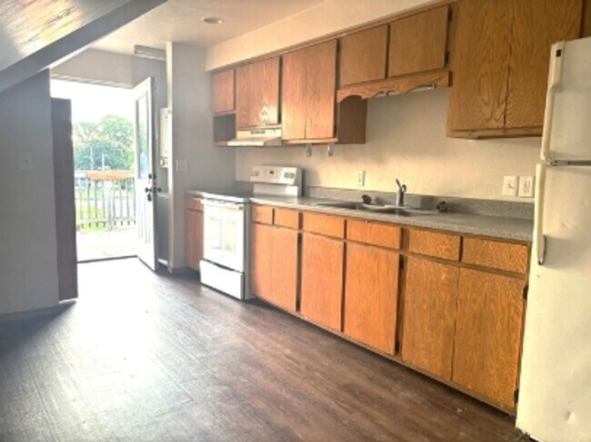 Foto del edificio - 120 S Garden Ave