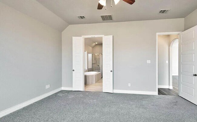 Foto del edificio - 128 Westwood Rd