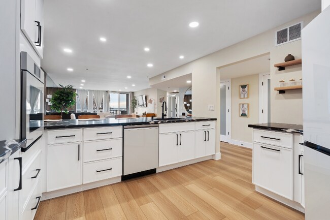 Foto del edificio - 2414 Front St