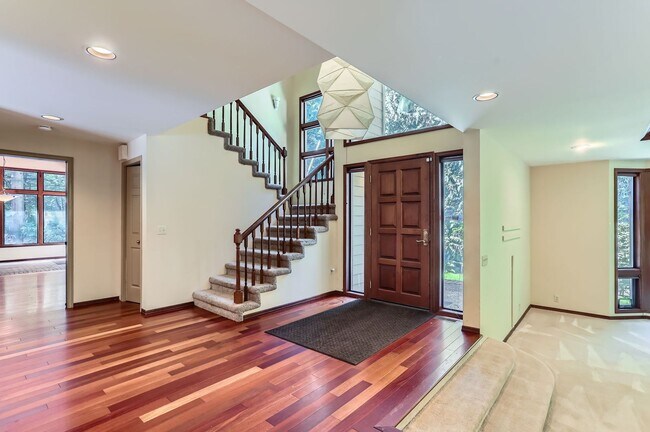 Foto del edificio - 4bd/4.5ba Redmond Home