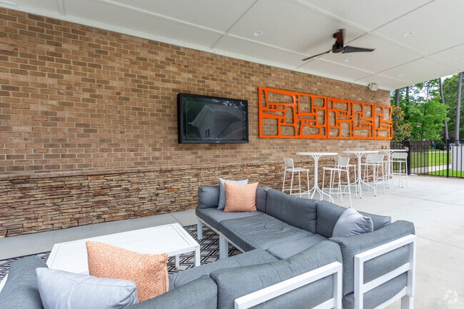 Poolside Cabana with TV and Bar - Shellbrook