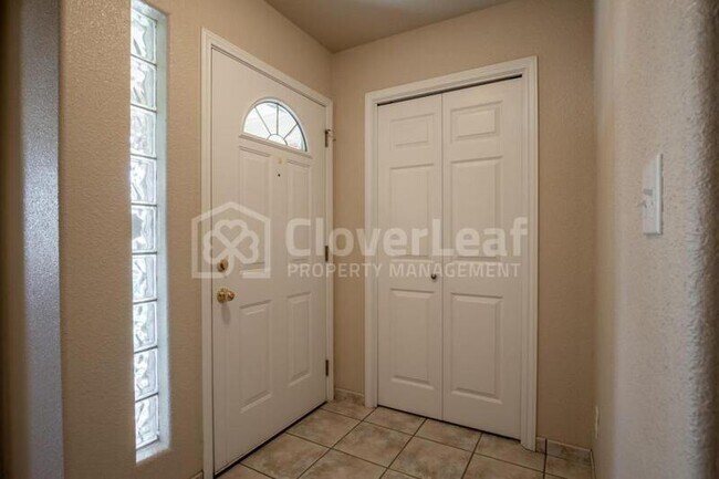 Foto del edificio - 1571 Dustin Cade Dr