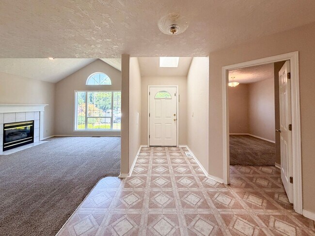 Foto del edificio - Three Bedroom, Two Bathroom Home in Keizer! ~ O'Neil 7349