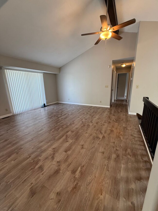 Building Photo - Spacious La Vista Home with Deck & Finishe...