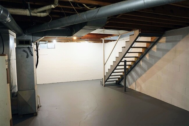 Building Photo - 106 Heritage Cir