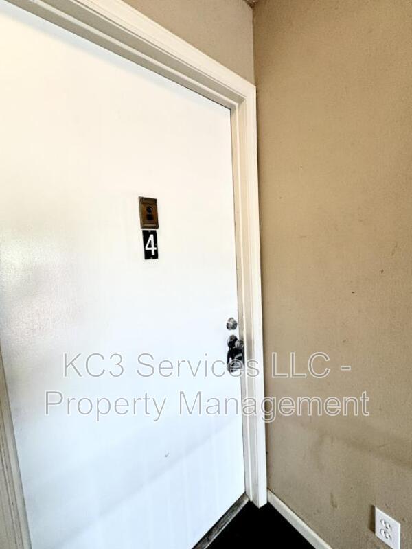 Foto del edificio - 8717 Countryshire Ln