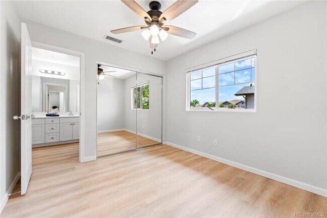 Foto del edificio - $3700 | 3br/2.5ba Townhome in Fairway's Edge