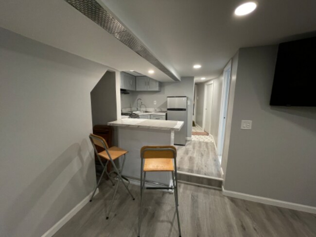 Foto del edificio - 204 Street Murdock Ave