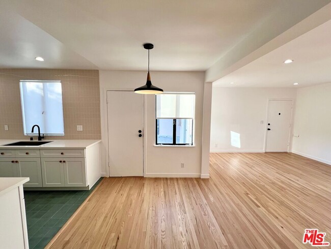 Building Photo - 4908 St Elmo Dr