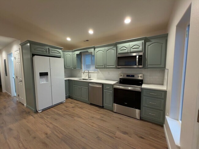 Building Photo - Quincy New Construction 2 bedroom 2 bath Home with Carport