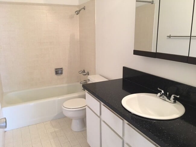 Building Photo - Foothill Condo