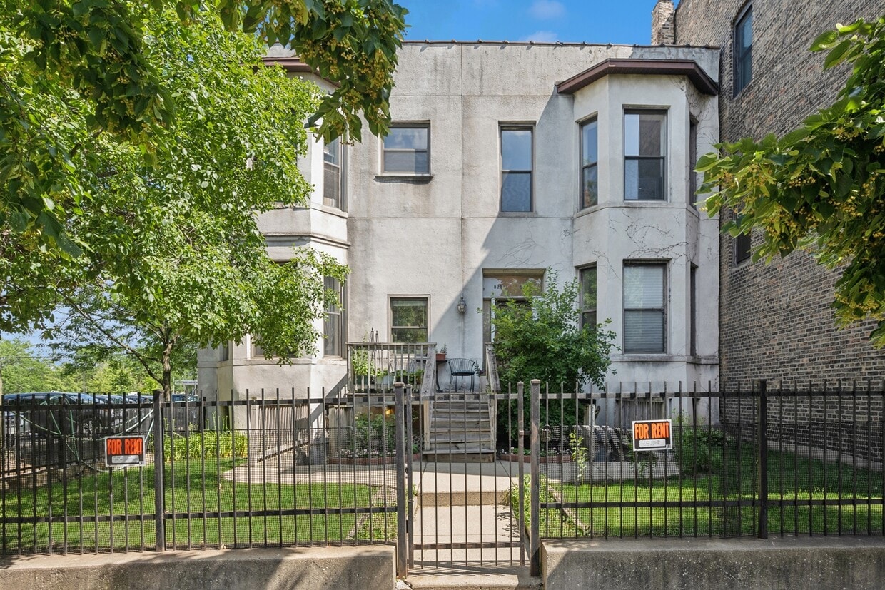 Primary Photo - 828 W Dakin St