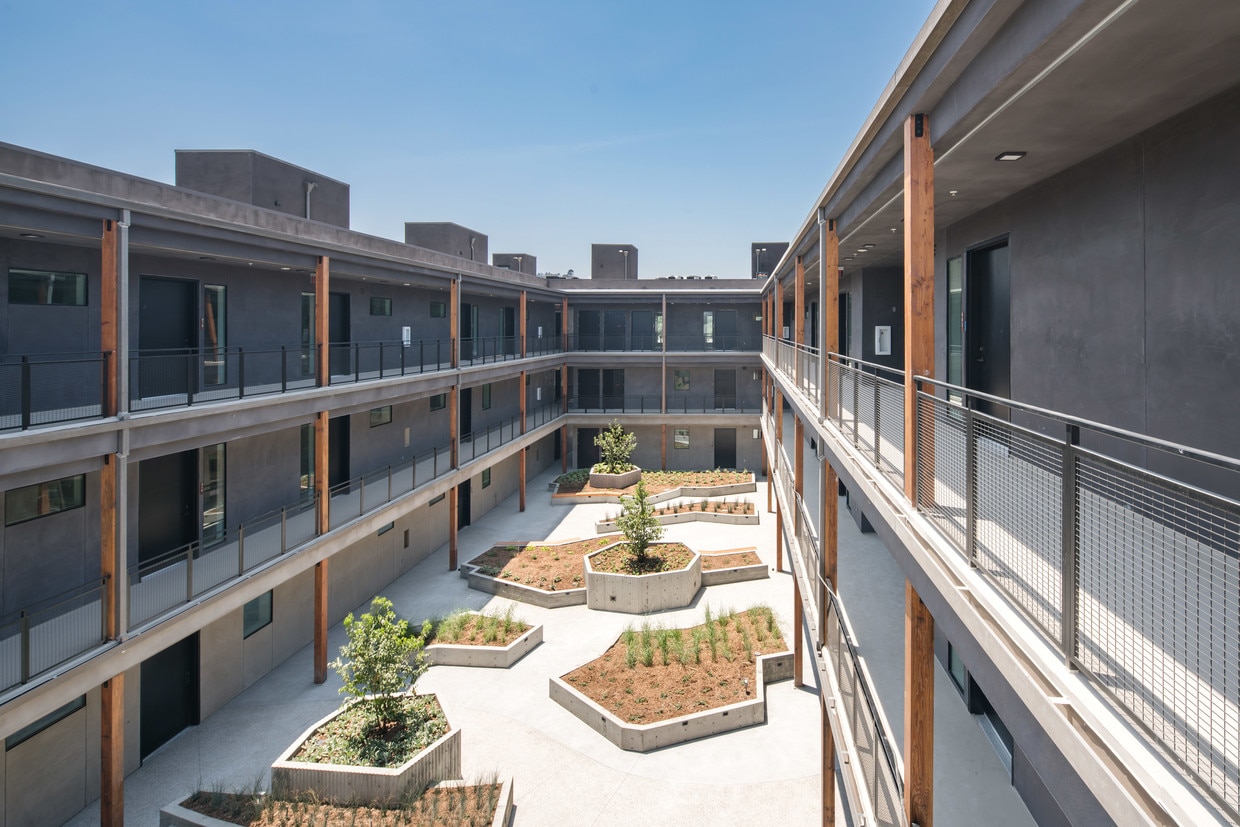 The Bend Apartments in Los Angeles, CA