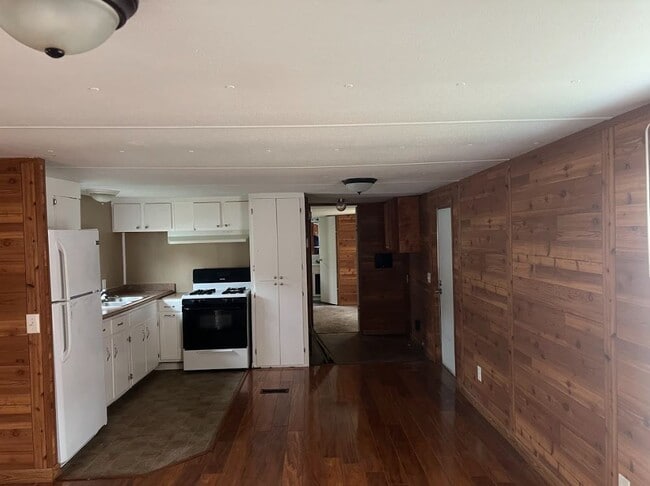 Building Photo - 2119 Cliffwood Rd
