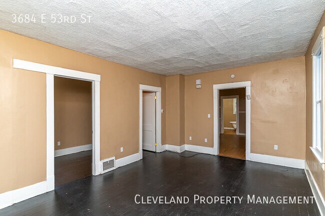 Foto del edificio - Spacious Single Family Home