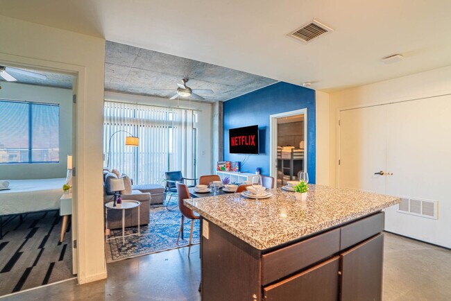 Building Photo - 914 N 4th St