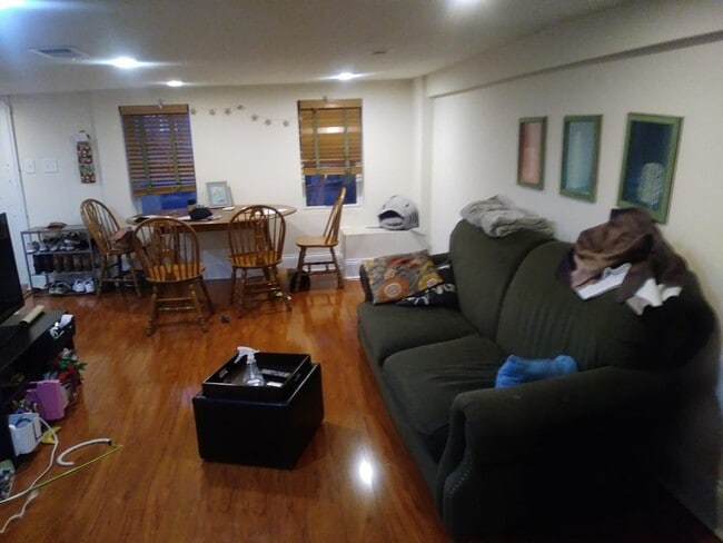 Foto del edificio - 1029 W Wellington Ave