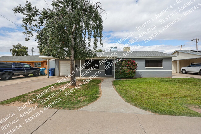Building Photo - 12648 N 32nd Ave
