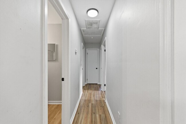 Foto del edificio - 116-118 Armon Ave